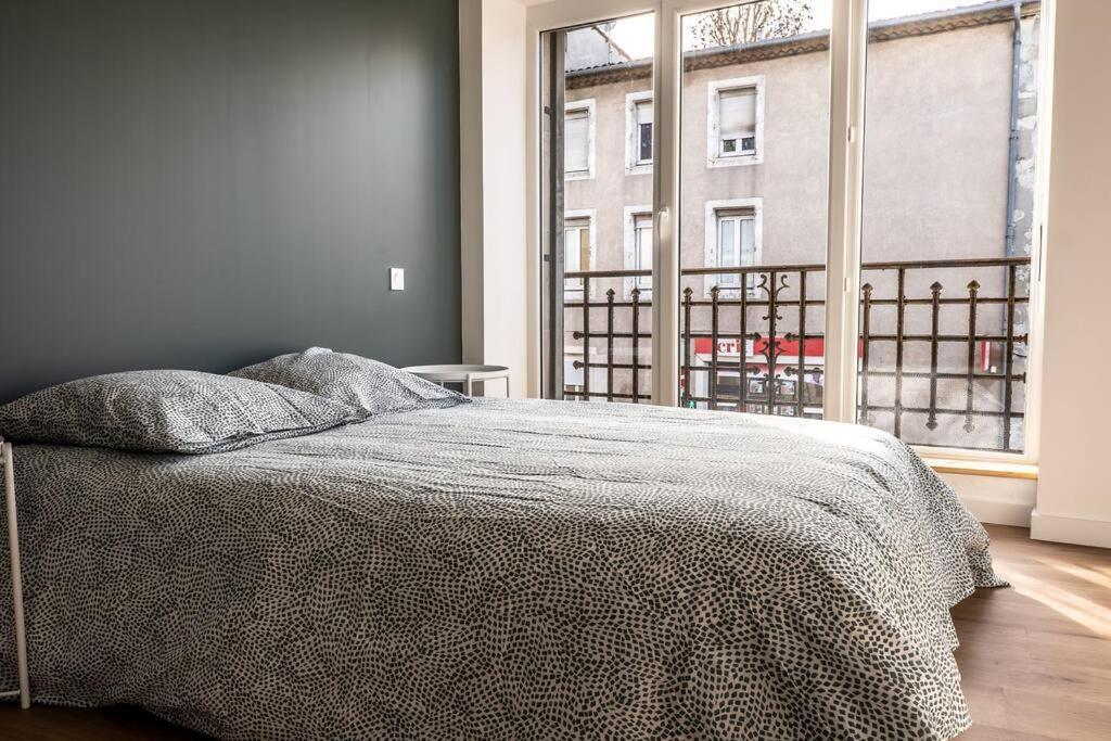 T2 Le Miredames Apartment Кастр Екстериор снимка